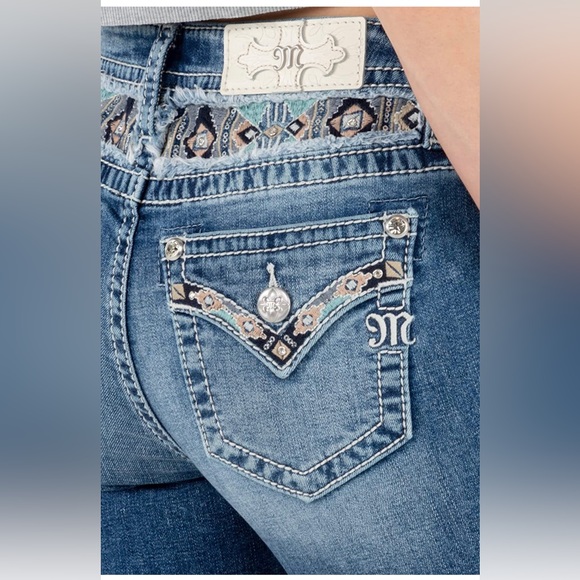 29/34 Miss Me Women's Mid Rise Aztec Stitch Bootcut Jeans with Faux Flap Pockets - Picture 7 of 9